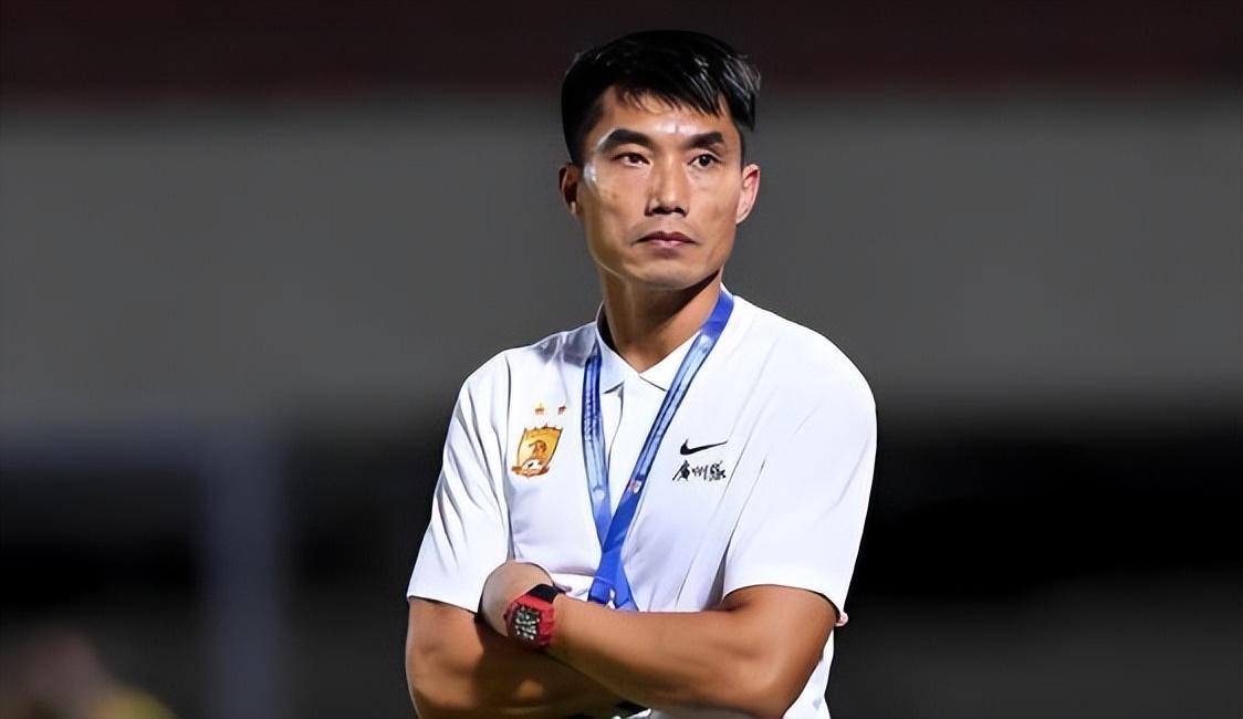 世界杯直播下载-单欢欢上赛季一球未进，却依然没被送走，未来有希望被郑智重用