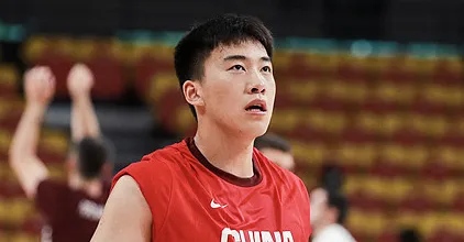 世界杯直播下载-博主：王俊杰再回国家队已足够自信，我们太缺少这样的前锋